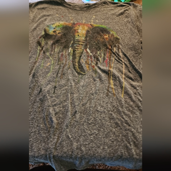 Elephant size large shirt - Picture 1 of 3